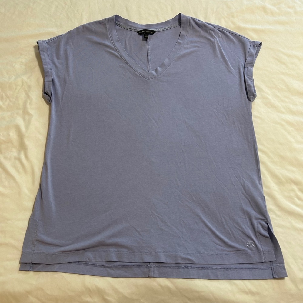 Banana Republic Womens Lavender Blue V-Neck Cuffed Sleeve T-Shirt Large 1562662